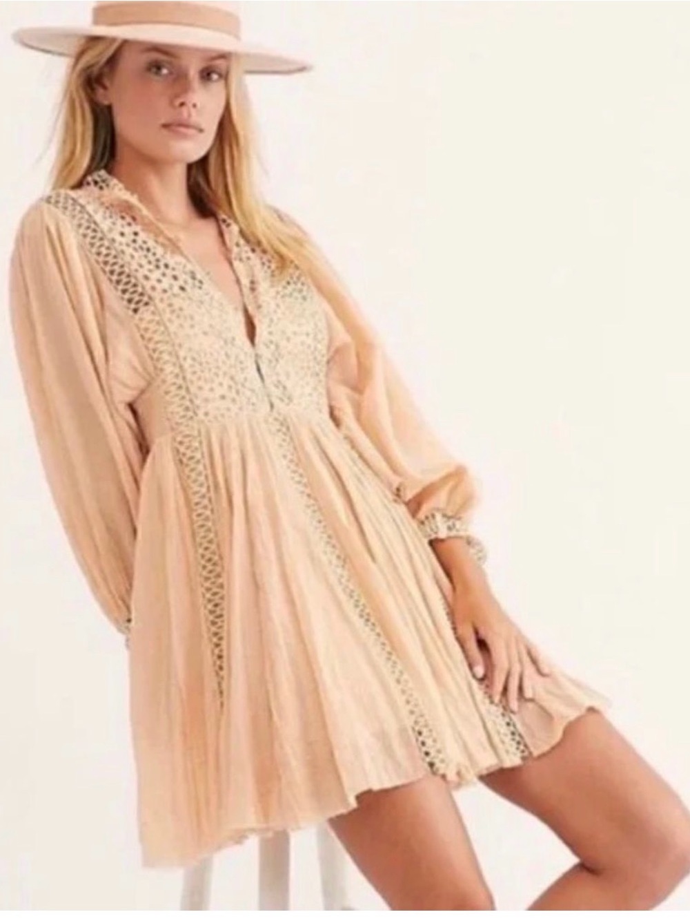 Free People - Karma Peach Nude
Eyelet Mini Dress